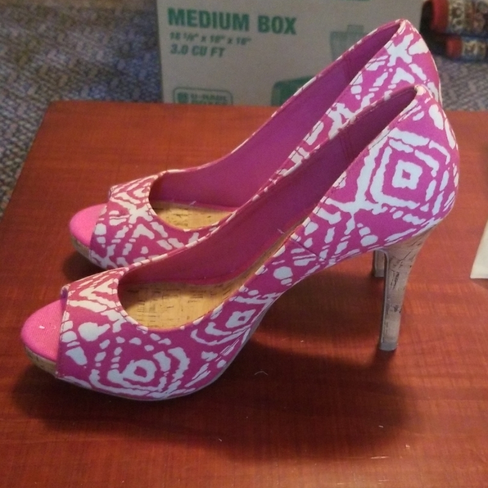 Ladies pink and tan heels